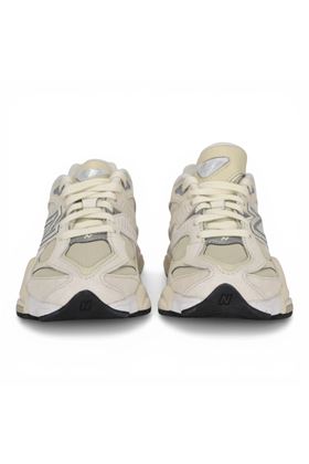 Sneaker donna New Balance 9060 colore bianco. NEW BALANCE | U9060-WHT